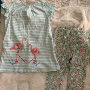Adorable flamingo t-shirt & legging set 🌴